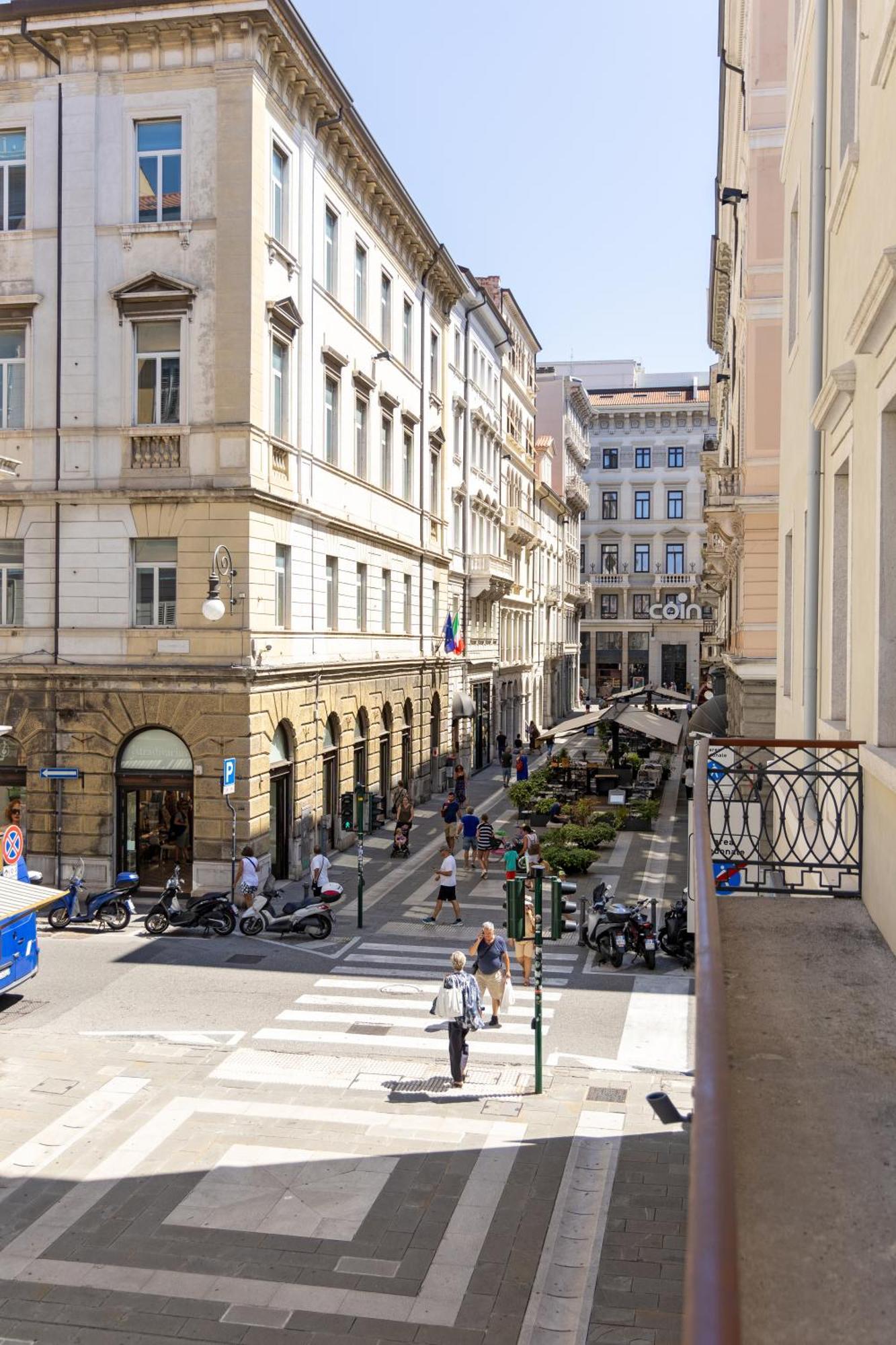 Teatro Romano Exclusive Suites Trieste Luaran gambar