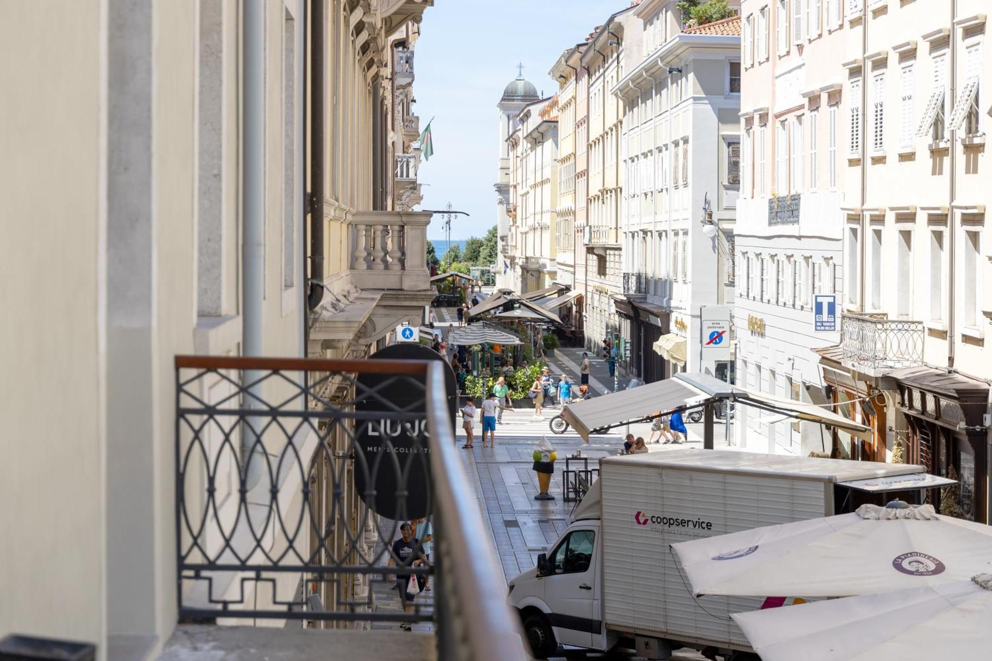 Teatro Romano Exclusive Suites Trieste Luaran gambar